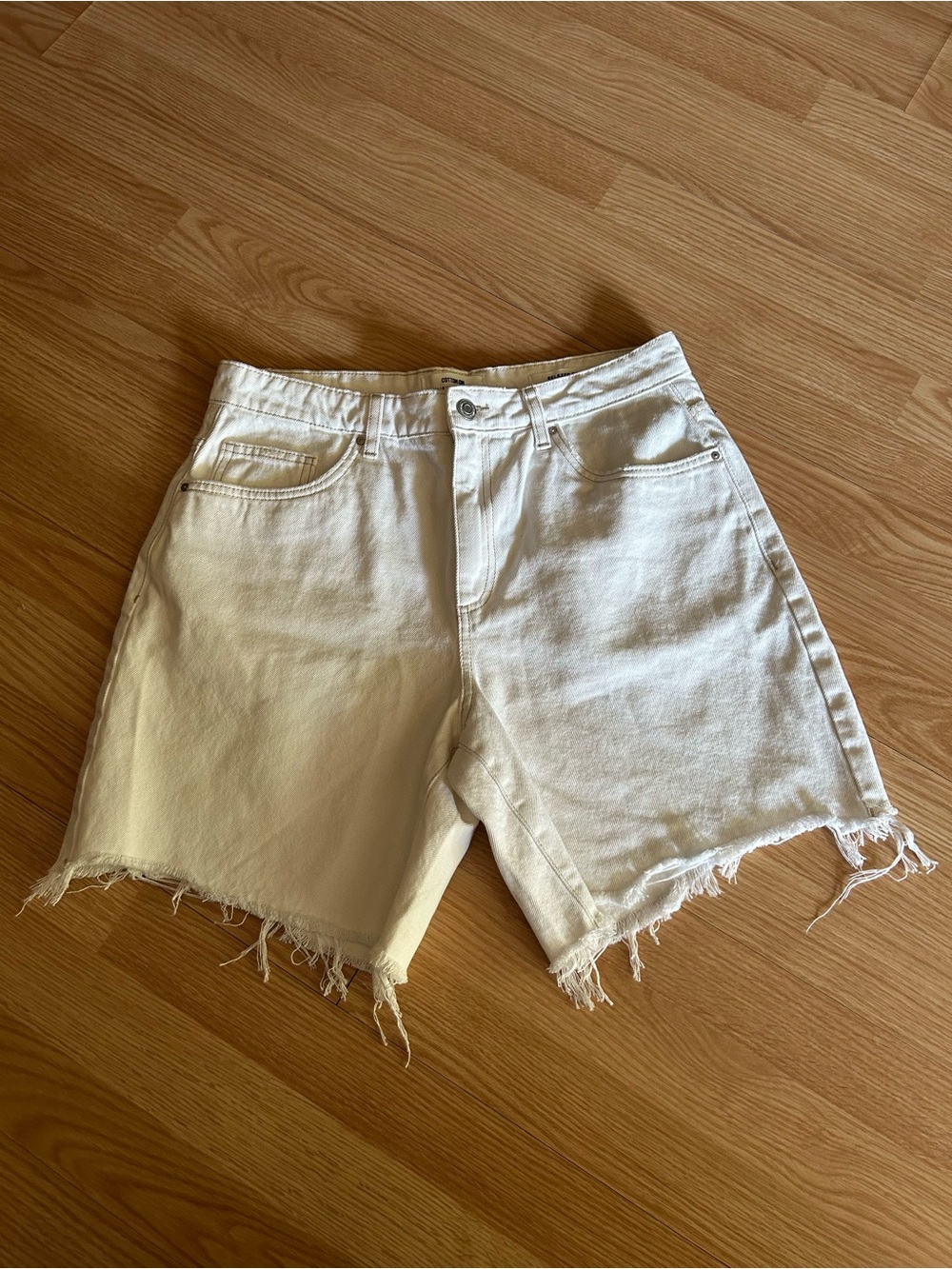 Cotton On White Relaxed Denim Short Raw Hem Size 8